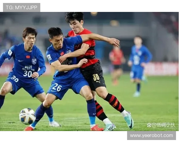 上海足球队战术变革引发热议球迷与专家共同探讨未来发展方向